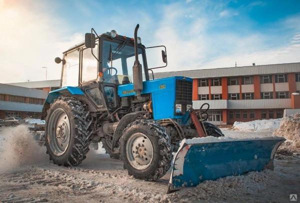 Уборка снега трактором в Балашихе » ЗАКАЗ!